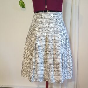 Mexx / 30 % Silk Black & White Textured Pleated A-Line Skirt